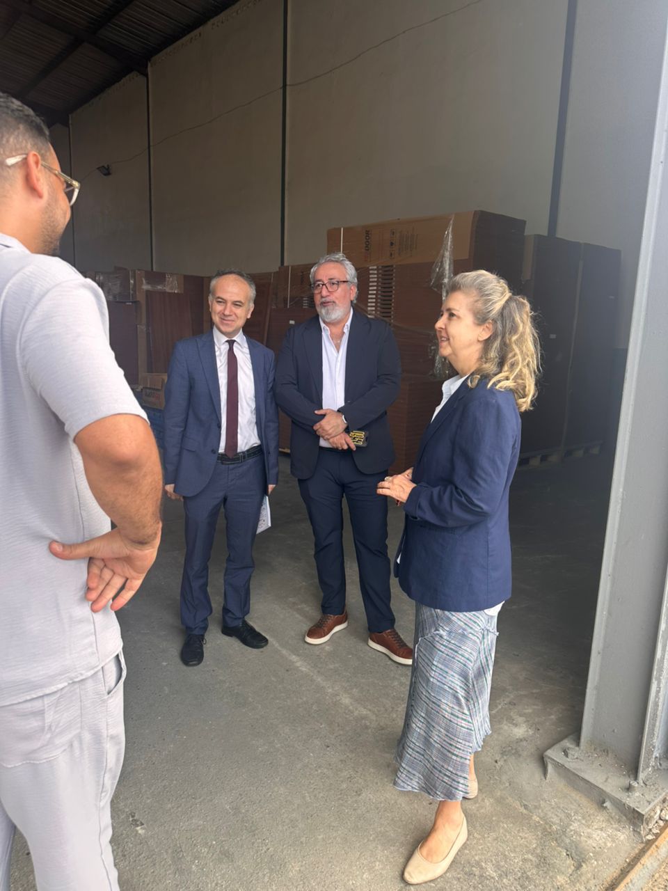 Abidjan Büyükelçisi ve Ticaret Müşaviri Fildişi Sahili Depomuzu Ziyaret Etti